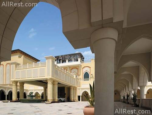 Shangri-La Hotel Qaryat Al Beri 16